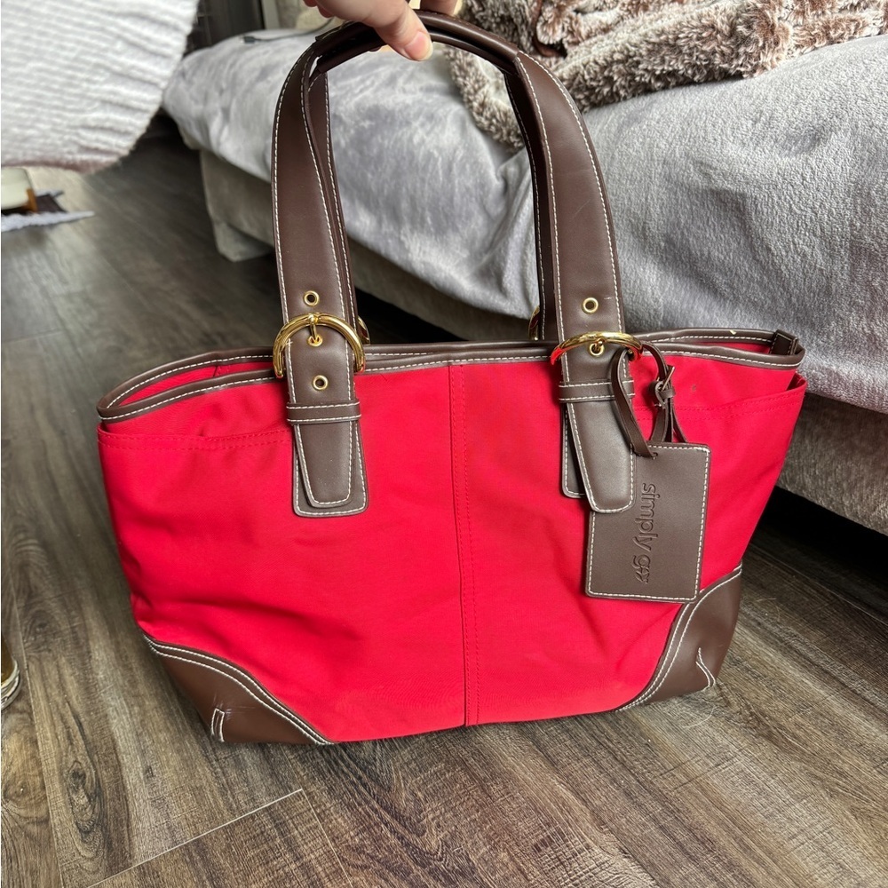 Stylish Red and Brown Travel Tote